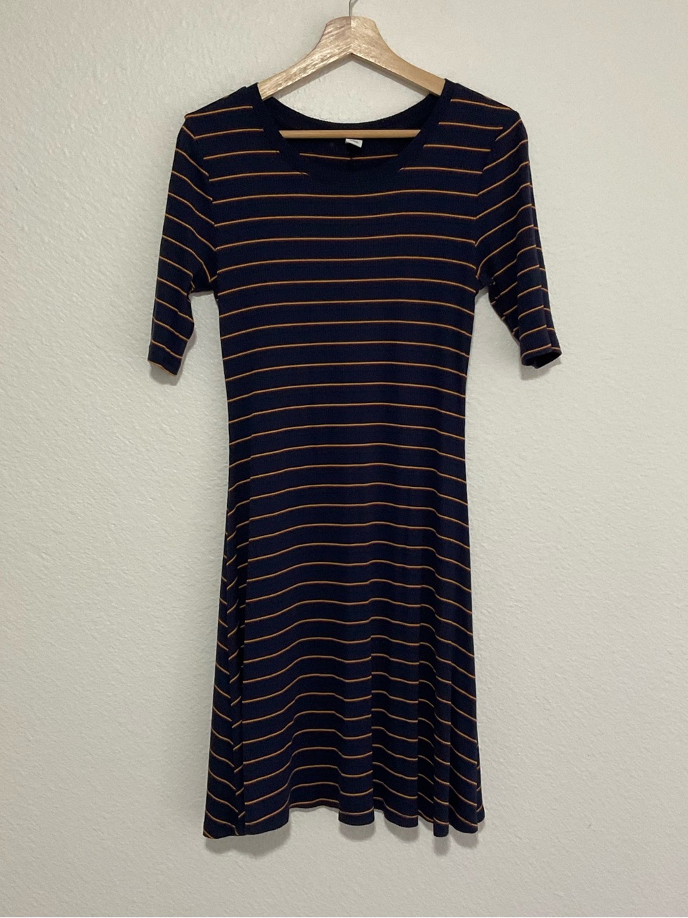Old Navy Women’s Rib Knit Navy Blue Yellow Striped 3/4 Sleeve Mini Dress Medium